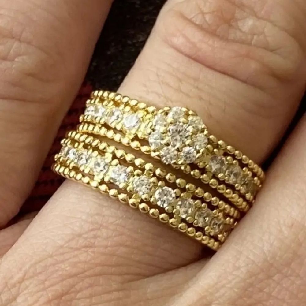 Ladies Zirconia elegant diamond Stacking wedding ring set sz 7